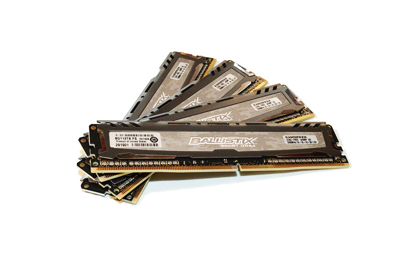 Crucial SportLT DDR42400 pht7