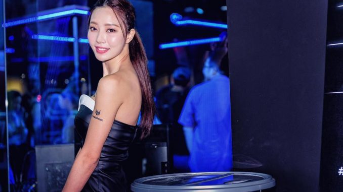booth_babe2