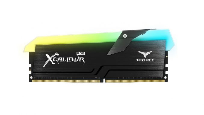 T-FORCE XCALIBUR DDR4 a