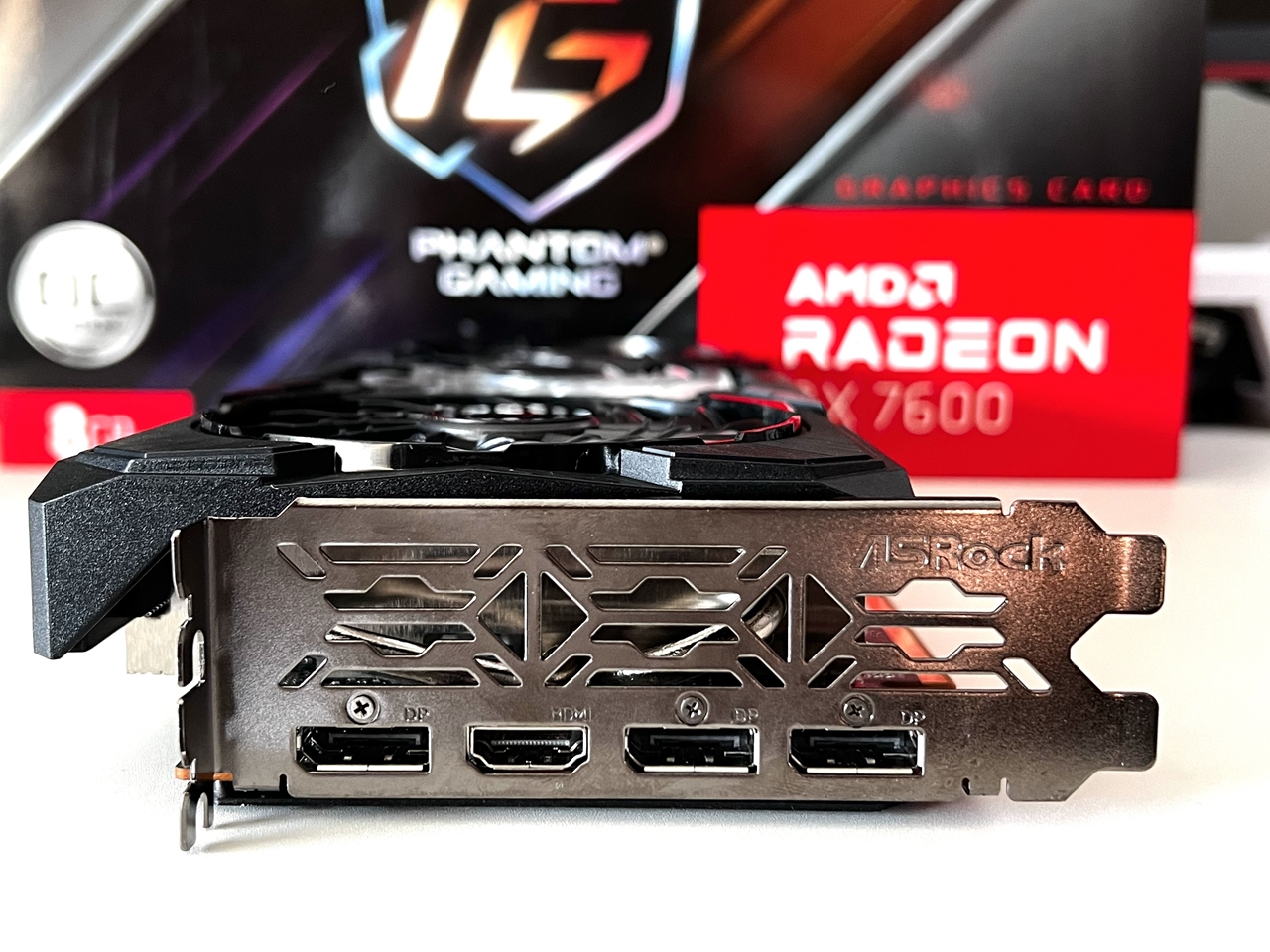 ASRock  AMD Radeon™ RX 7600 Phantom Gaming 8GB OC